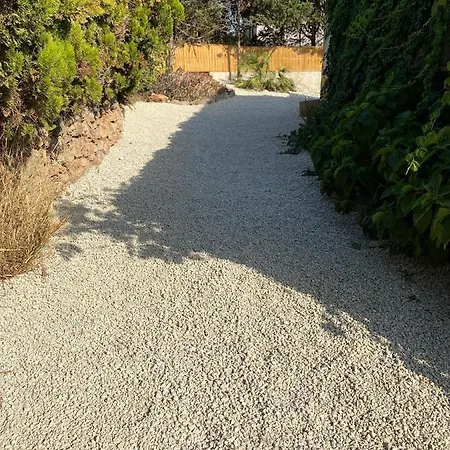 Chez Titia * ロクブリューヌ・シュル・アルジャン